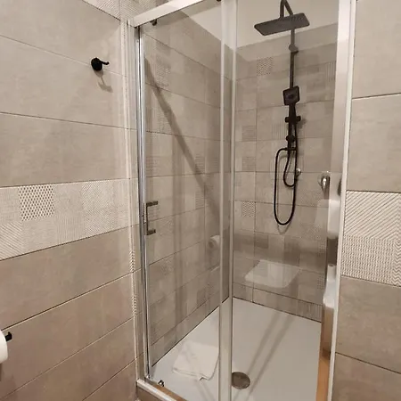 Bed & Breakfast Mini Incity-close Train Station And Port- 4*