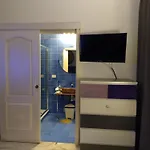 Bed and Breakfast Mini Incity-close Train Station And Port- 4*