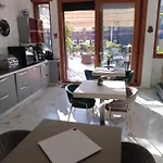 Bed and Breakfast Mini Incity-close Train Station And Port-