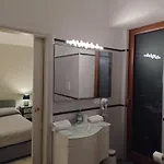 Mini Incity-close Train Station And Port- Bed and Breakfast Σαλέρνο