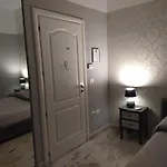 Bed and Breakfast Mini Incity-close Train Station And Port-