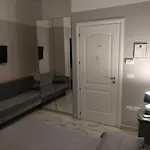 Bed and Breakfast Mini Incity-close Train Station And Port- 4*