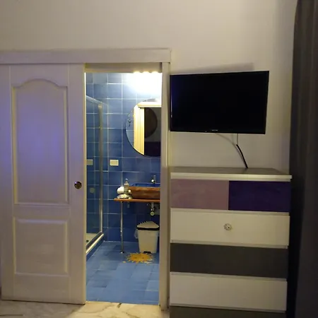 Bed & Breakfast Mini Incity-close Train Station And Port- 4*