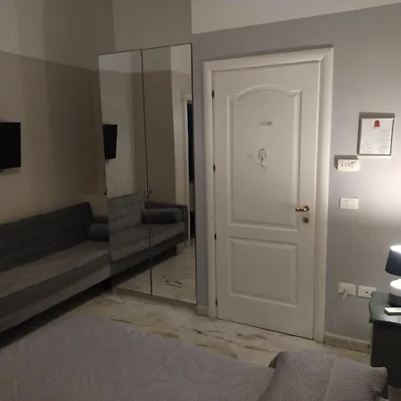 Bed & Breakfast Mini Incity-close Train Station And Port- 4*