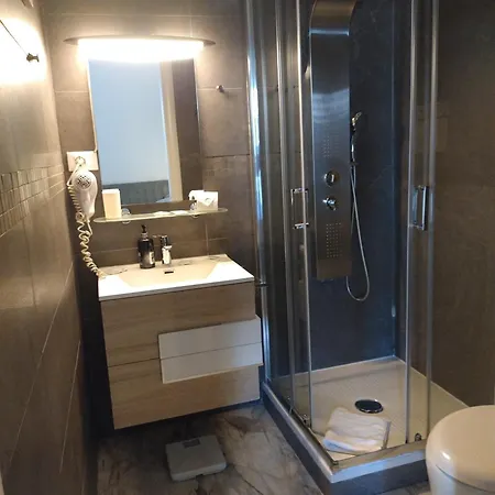 Bed & Breakfast Mini Incity-close Train Station And Port- 4*