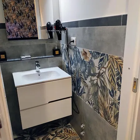 Mini Incity-close Train Station And Port- Bed & Breakfast 4*